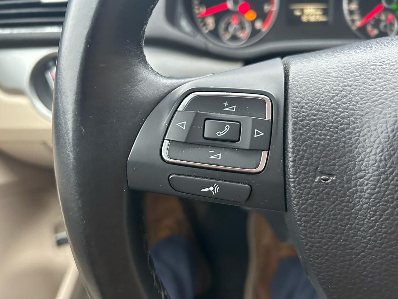 Volkswagen Passat 1.8T Wolfsburg AT 2014