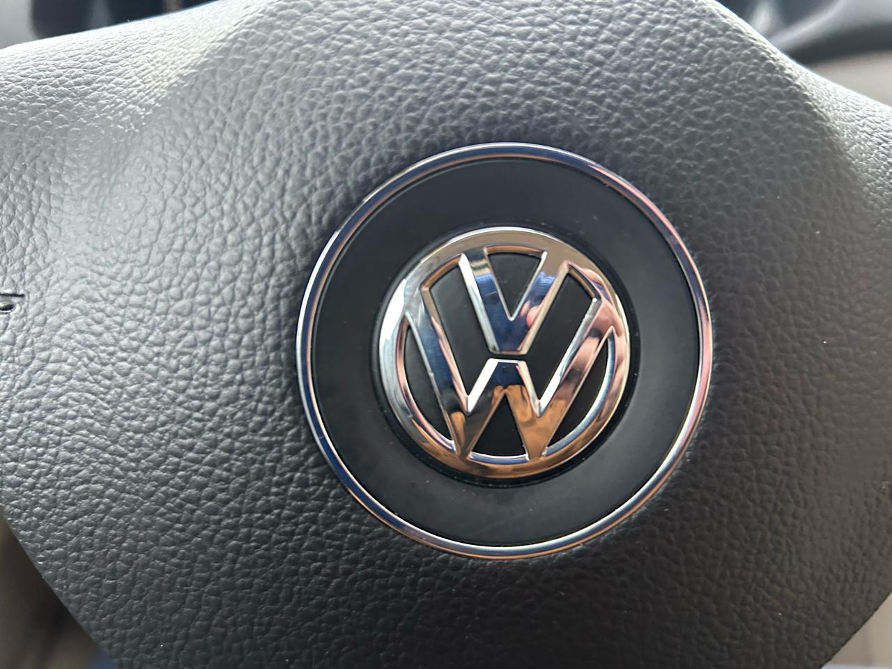 Volkswagen Passat 1.8T Wolfsburg AT 2014