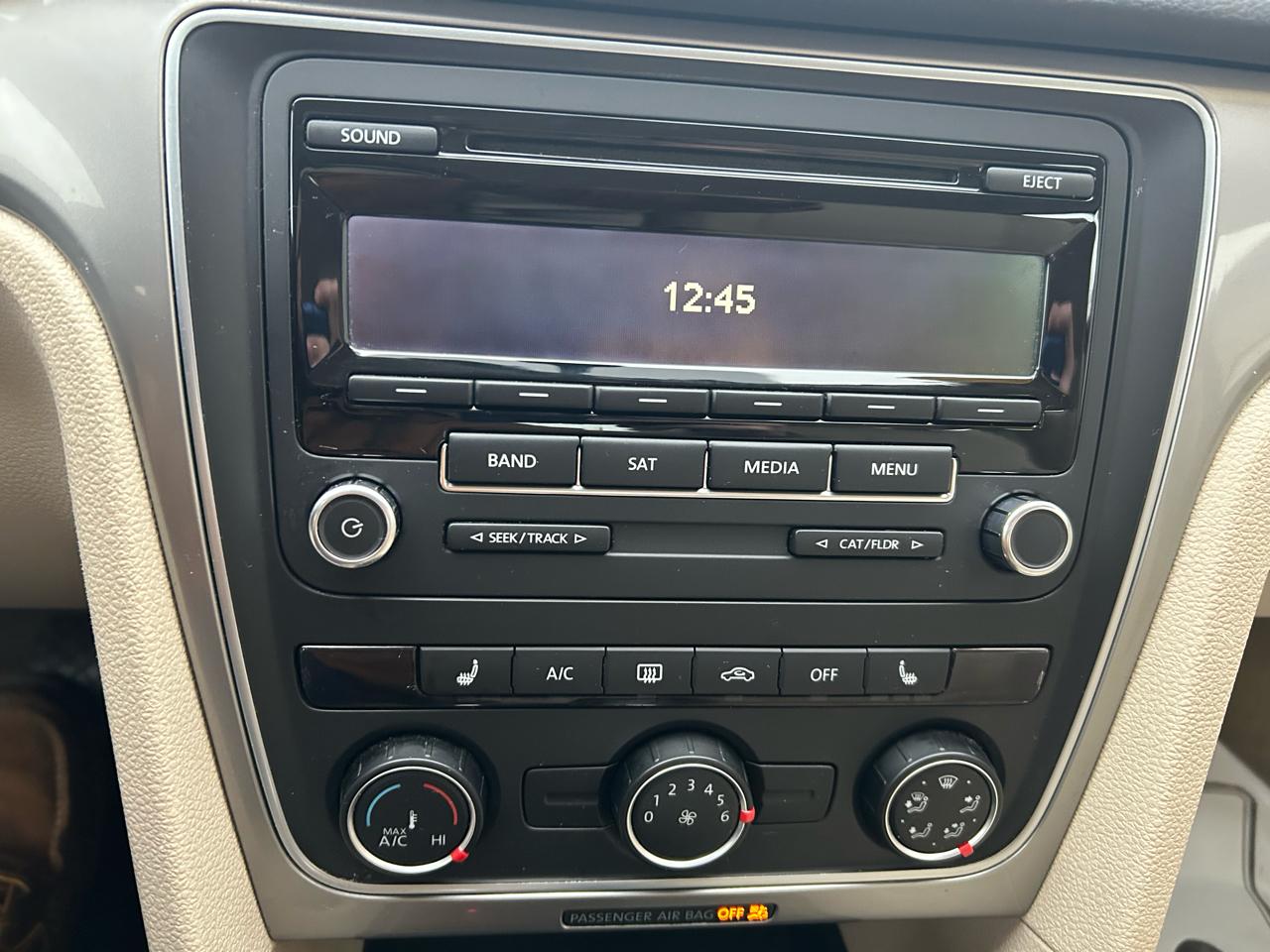 Volkswagen Passat 1.8T Wolfsburg AT 2014