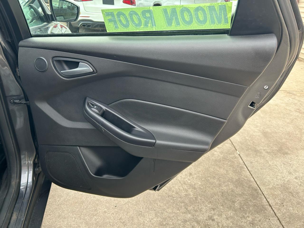 Ford Focus SEL Sedan 2018