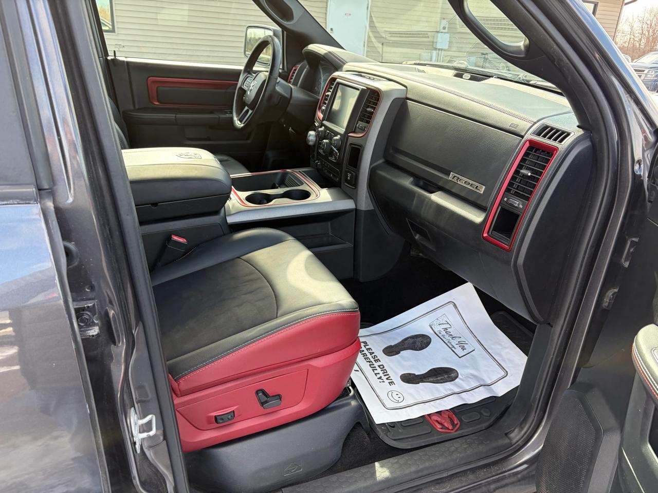 RAM 1500 Rebel Crew Cab SWB 4WD 2016