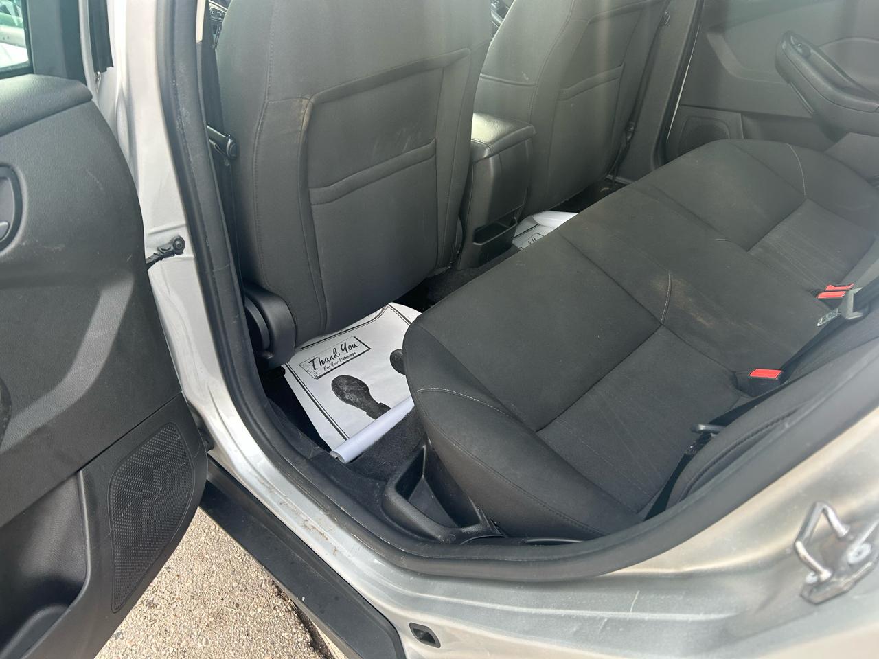 Ford Focus SE Sedan 2016