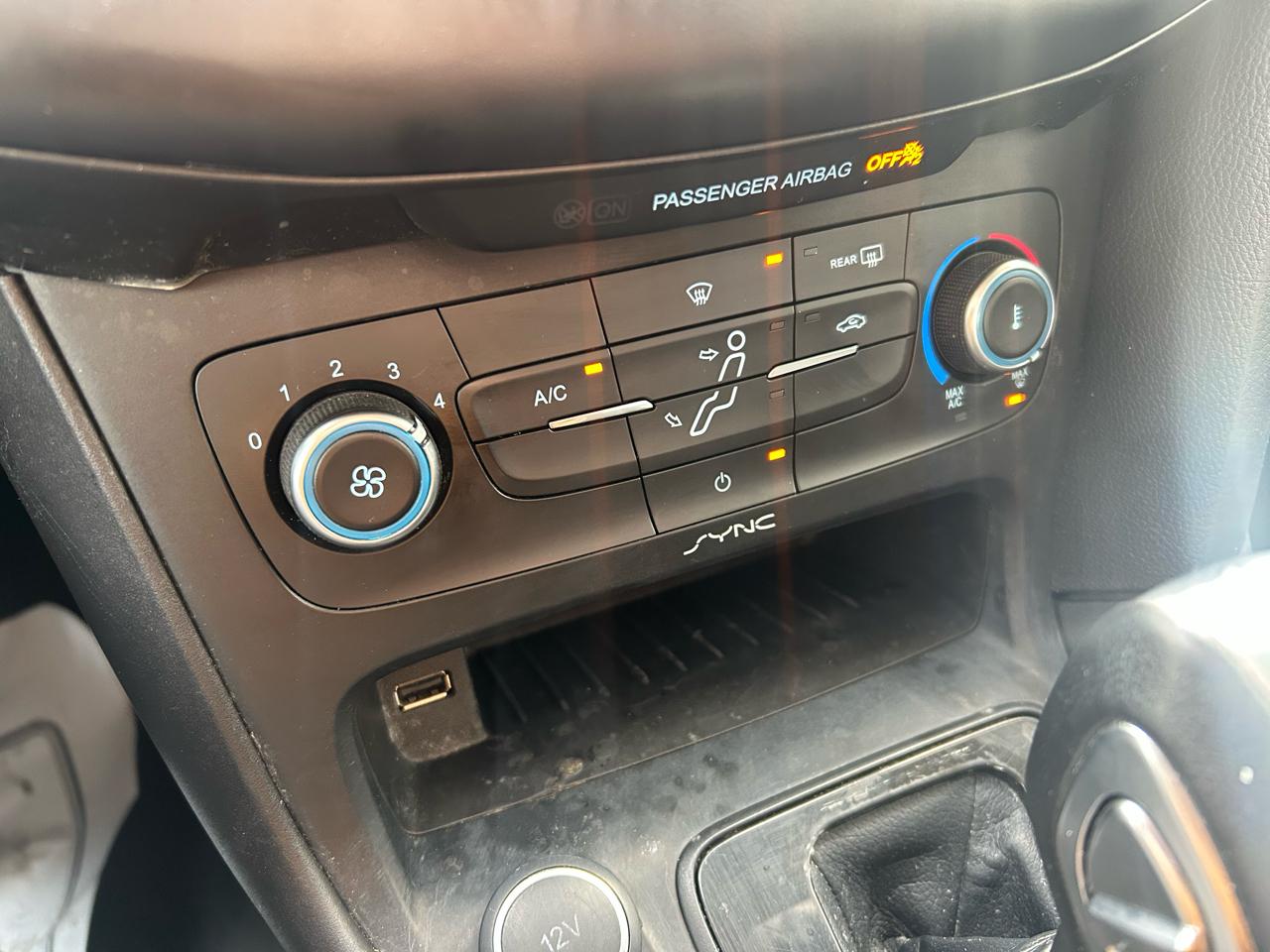 Ford Focus SE Sedan 2016