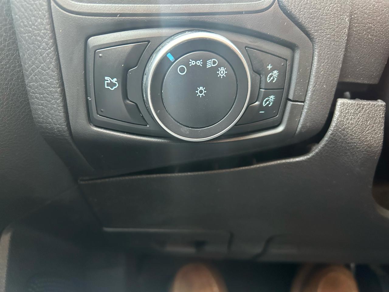 Ford Focus SE Sedan 2016