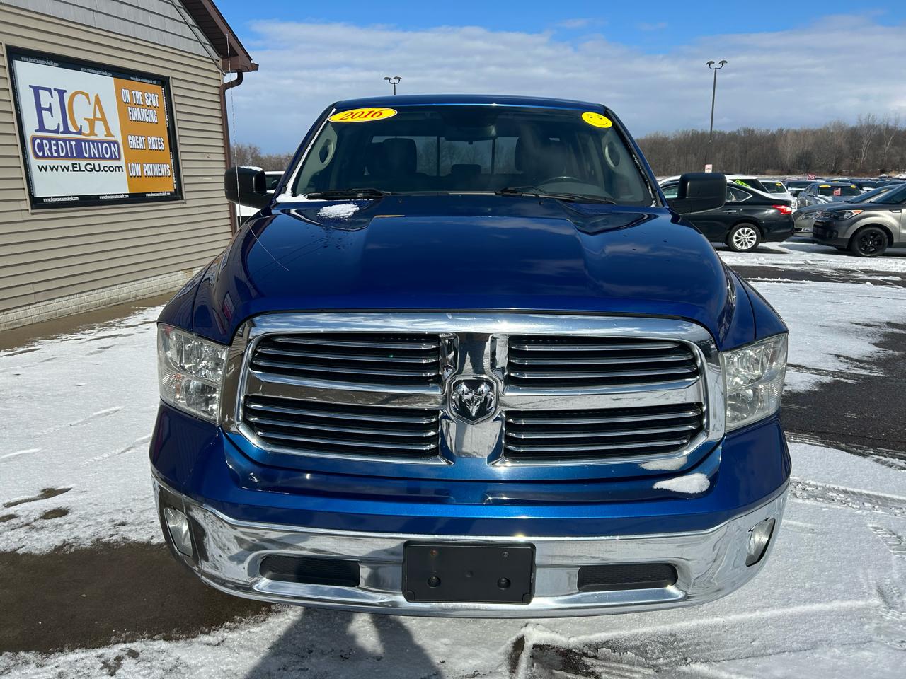 RAM 1500 SLT Quad Cab 4WD 2016