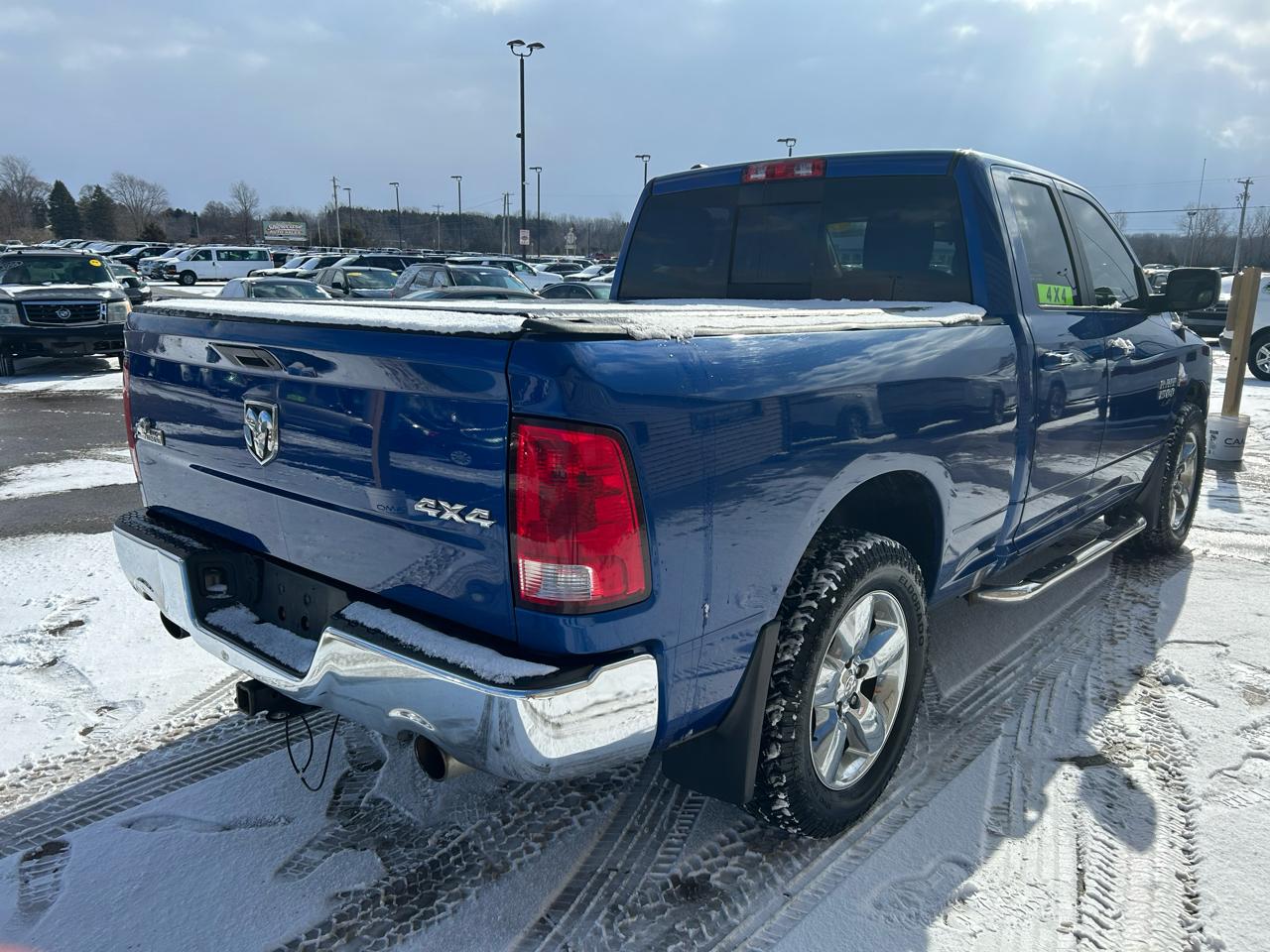 RAM 1500 SLT Quad Cab 4WD 2016
