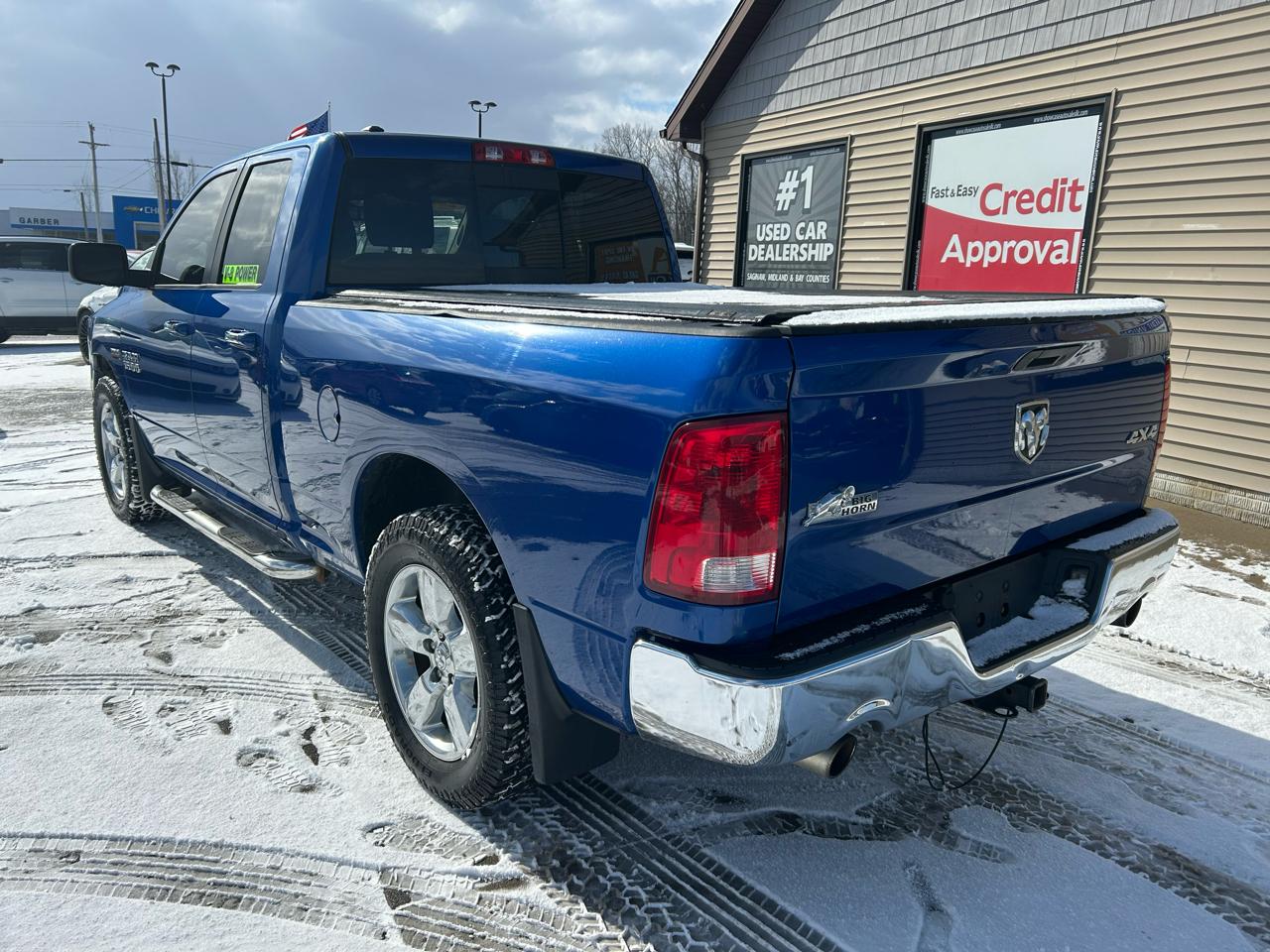RAM 1500 SLT Quad Cab 4WD 2016