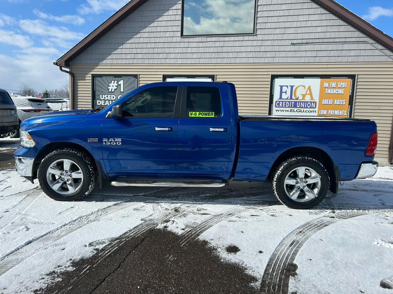 RAM 1500 SLT Quad Cab 4WD 2016