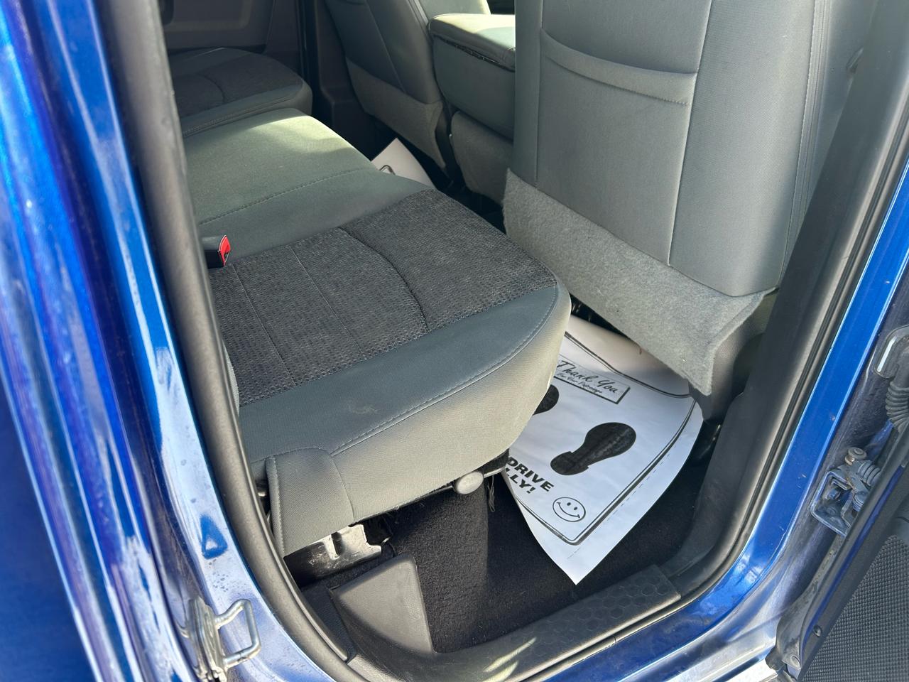 RAM 1500 SLT Quad Cab 4WD 2016