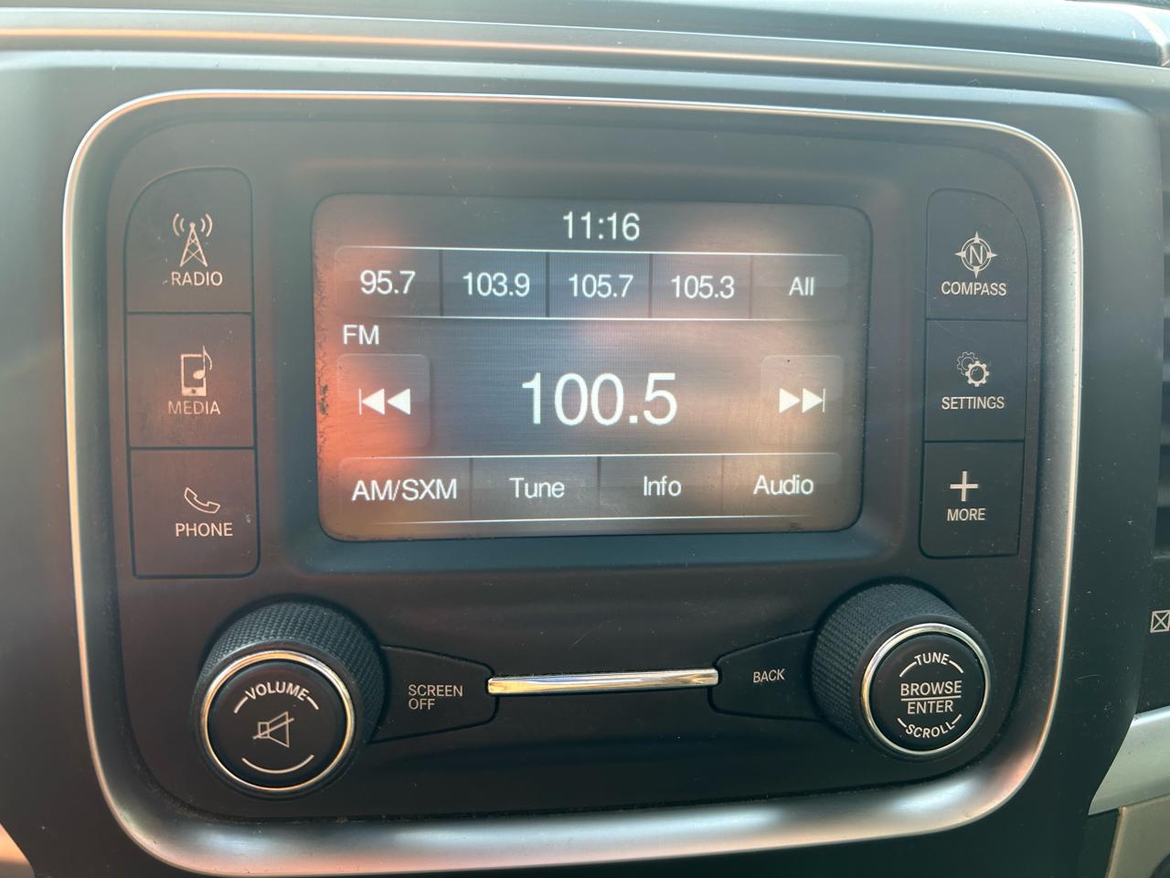 RAM 1500 SLT Quad Cab 4WD 2016