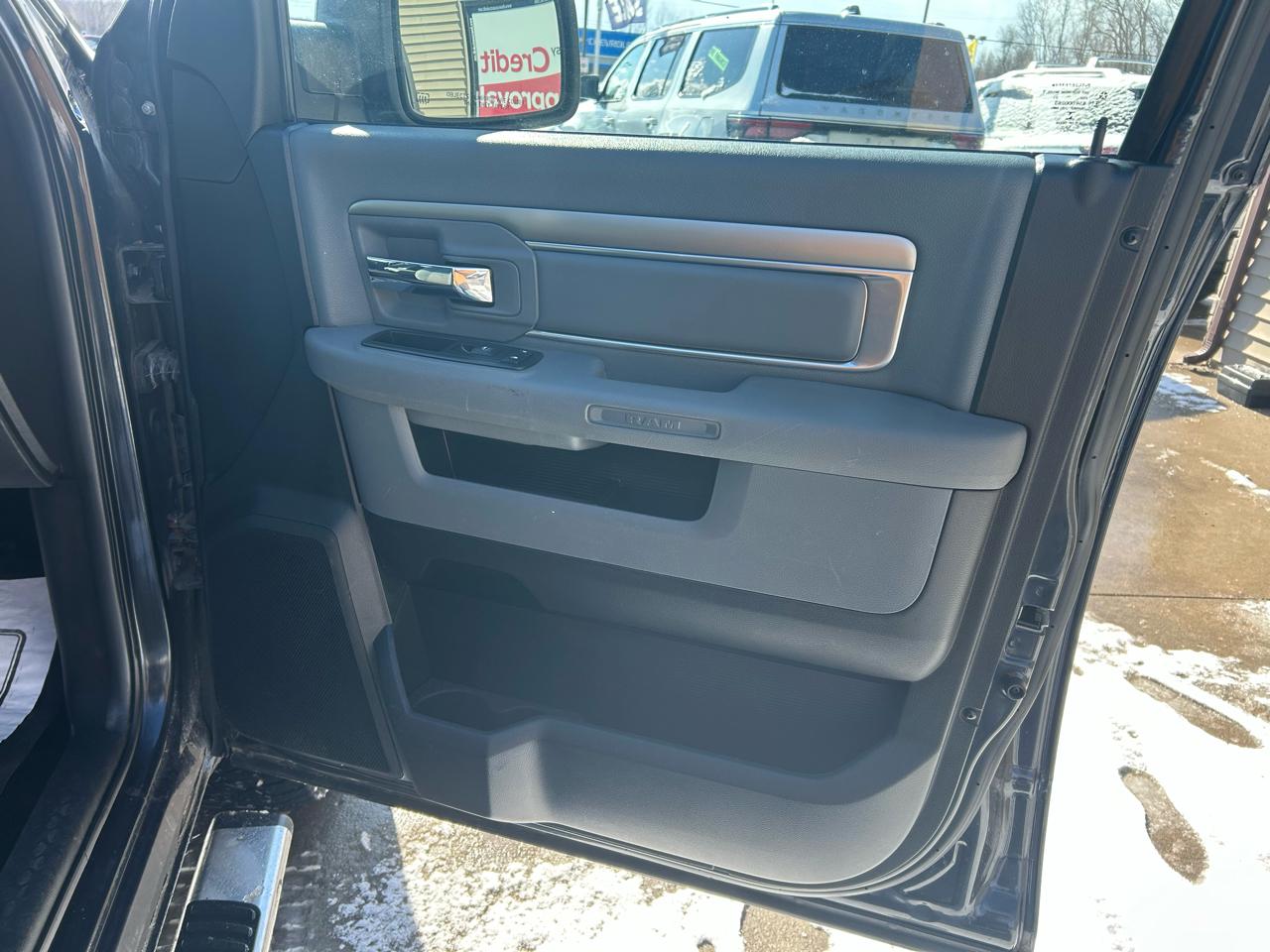 RAM 1500 SLT Crew Cab 4WD 2013