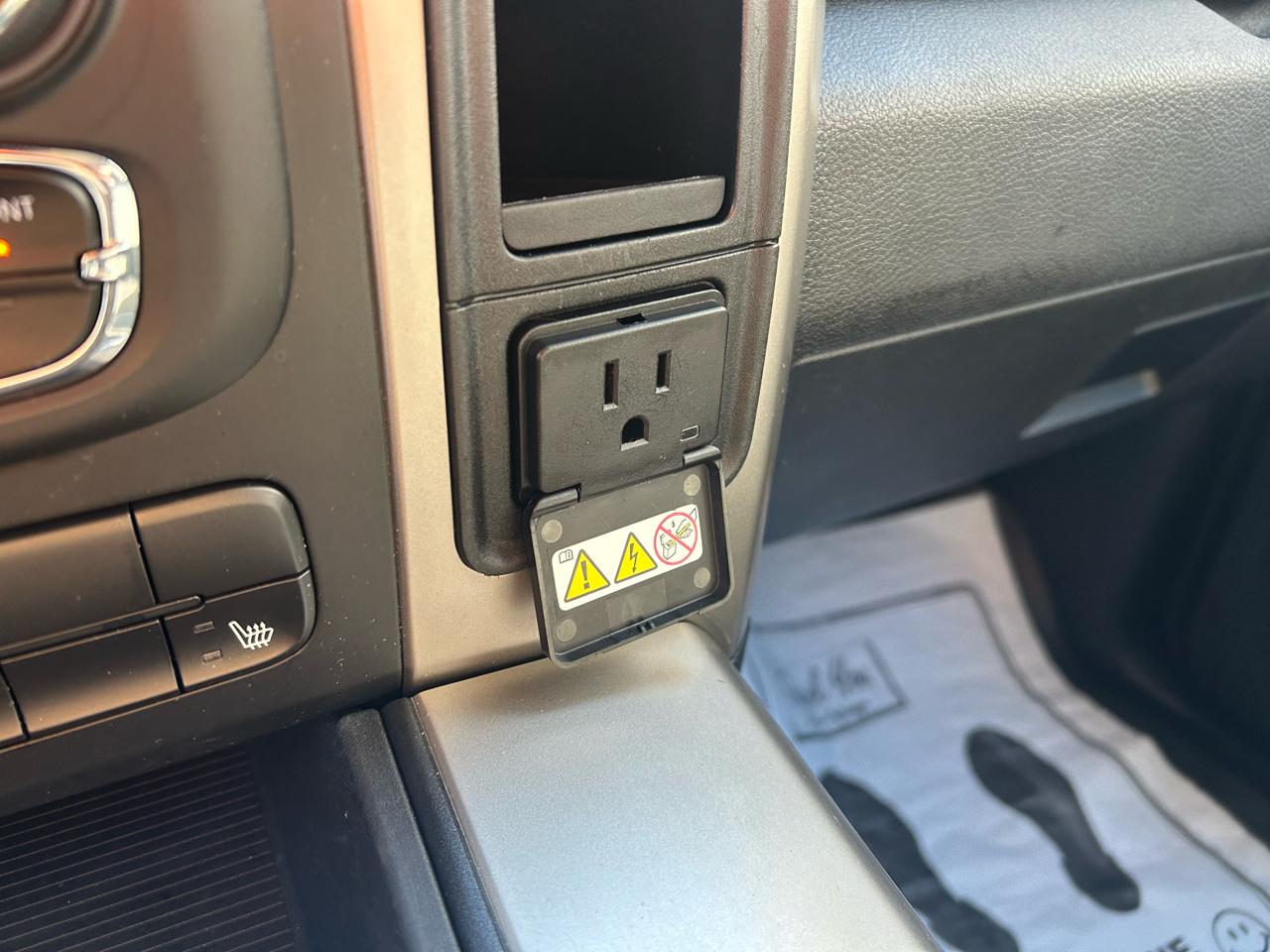 RAM 1500 SLT Crew Cab 4WD 2013