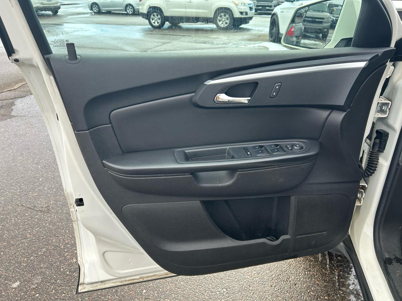 Chevrolet Traverse LT FWD 2011