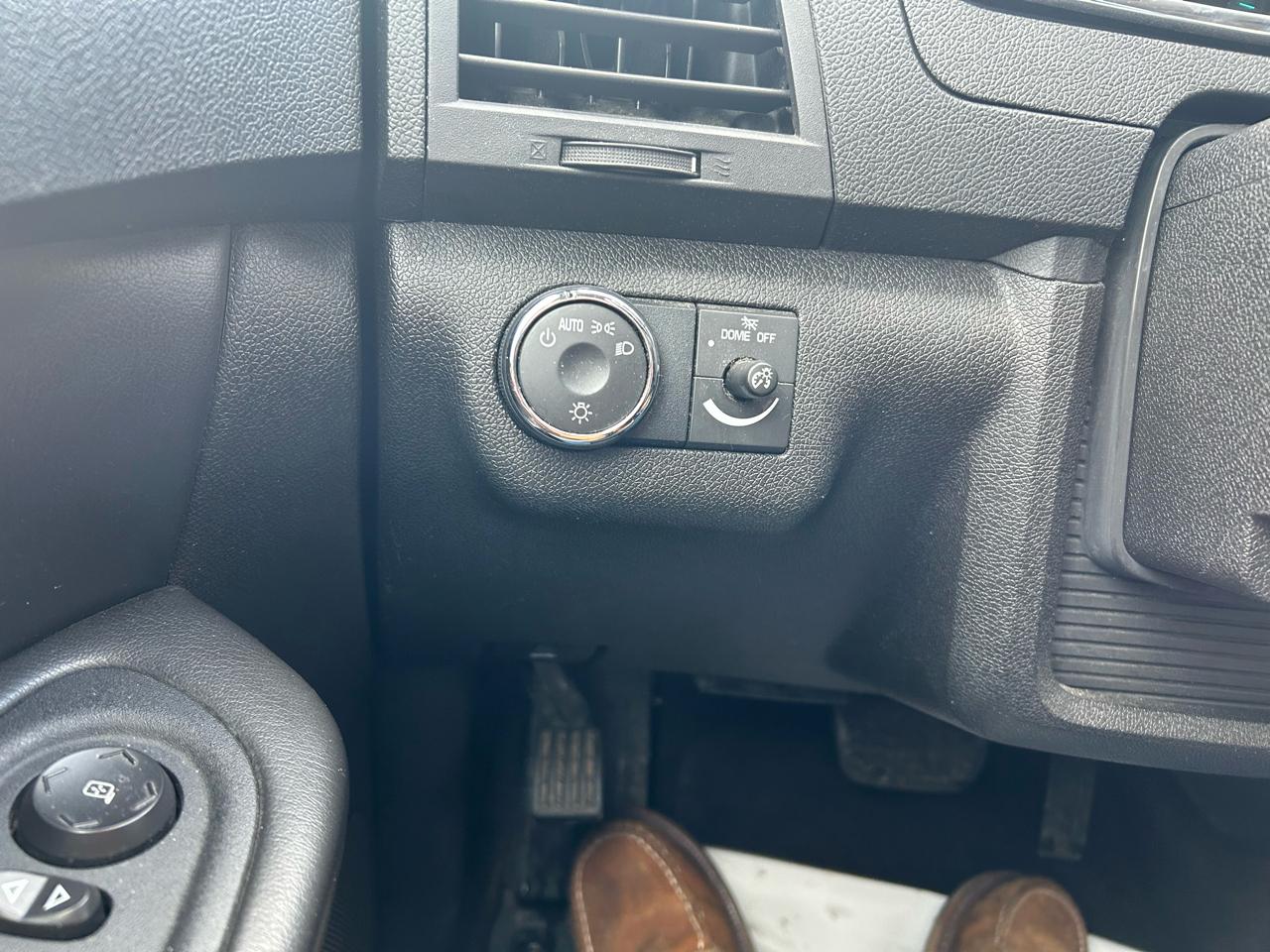 Chevrolet Traverse LT FWD 2011