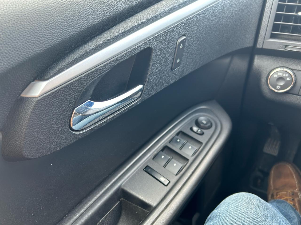 Chevrolet Traverse LT FWD 2011