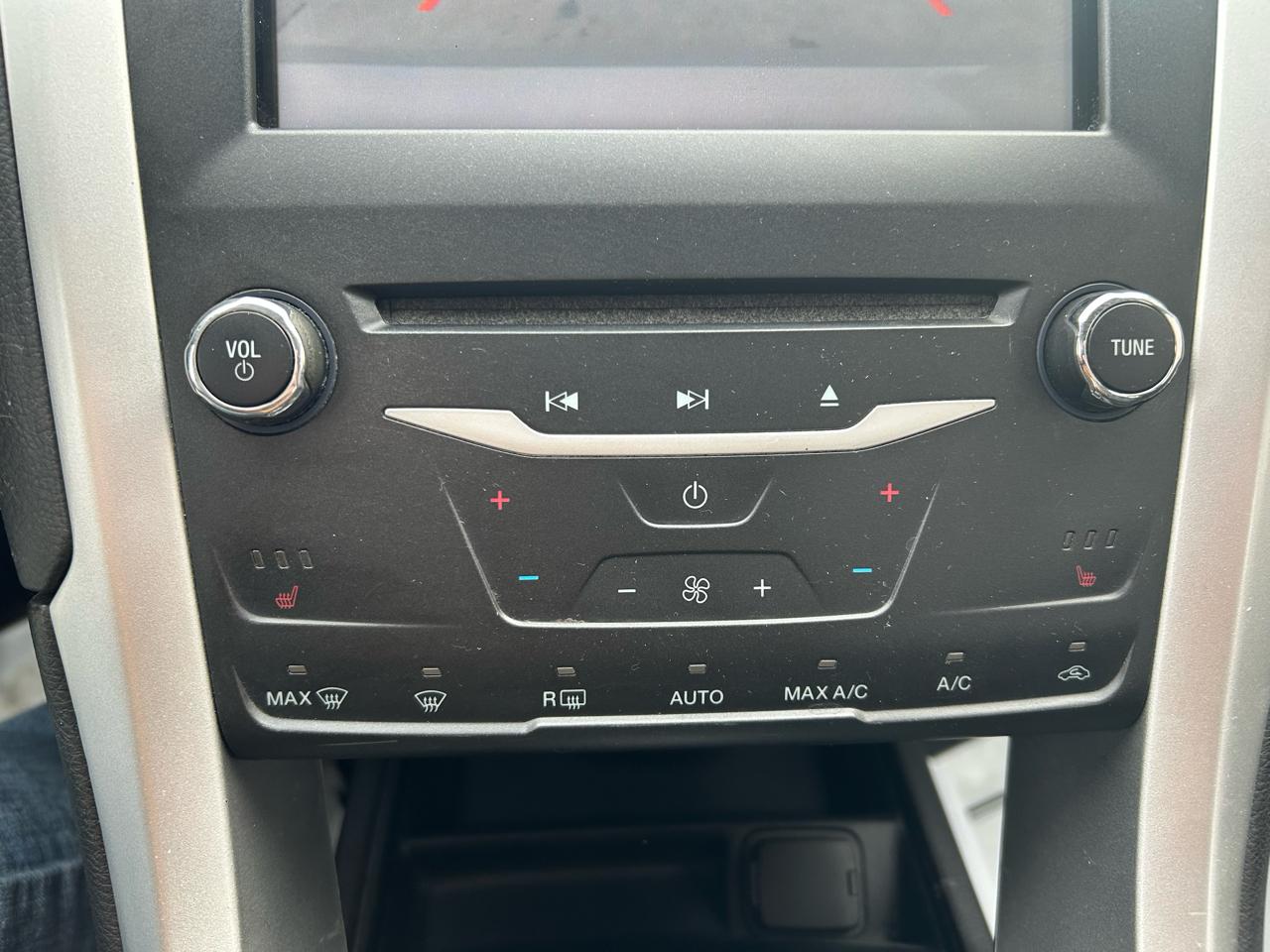 Ford Fusion Hybrid SE 2015