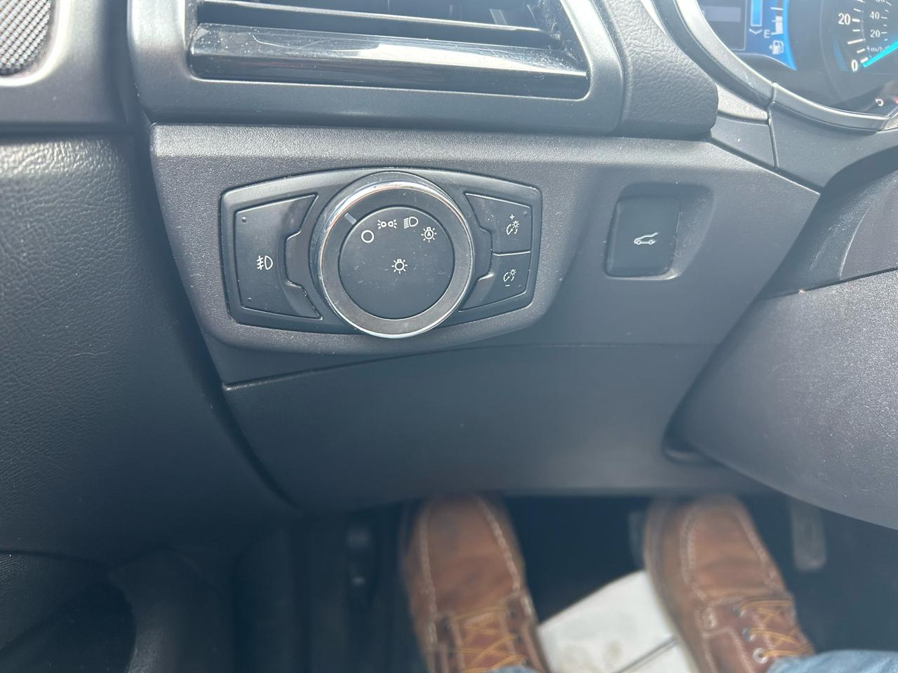 Ford Fusion Hybrid SE 2015