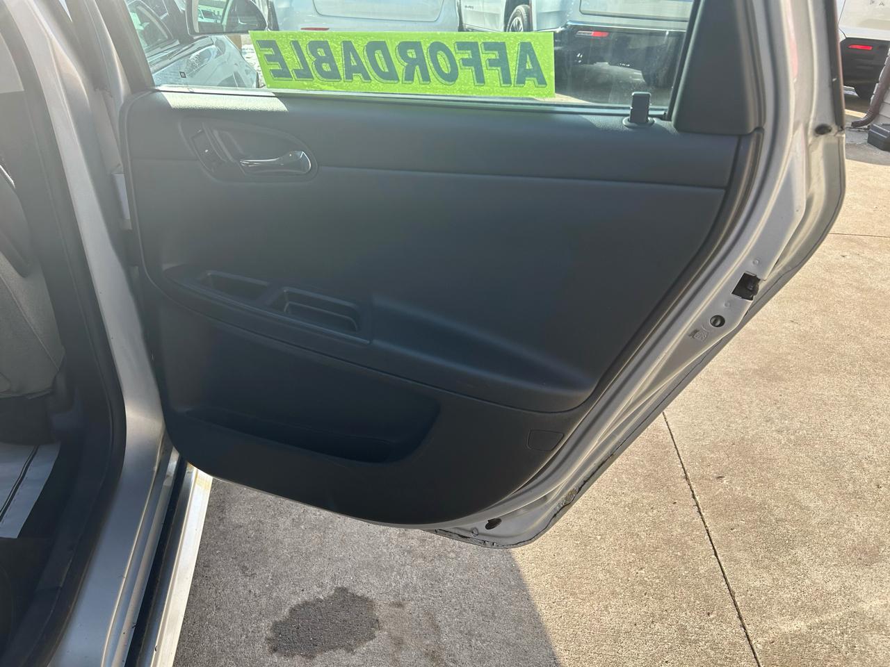 Chevrolet Impala LT (Fleet) 2012