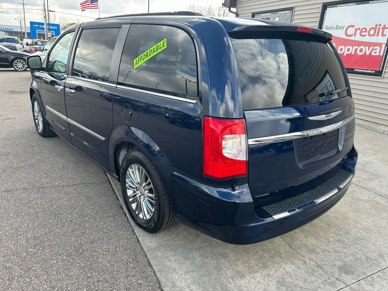 Chrysler Town & Country Touring-L 2015