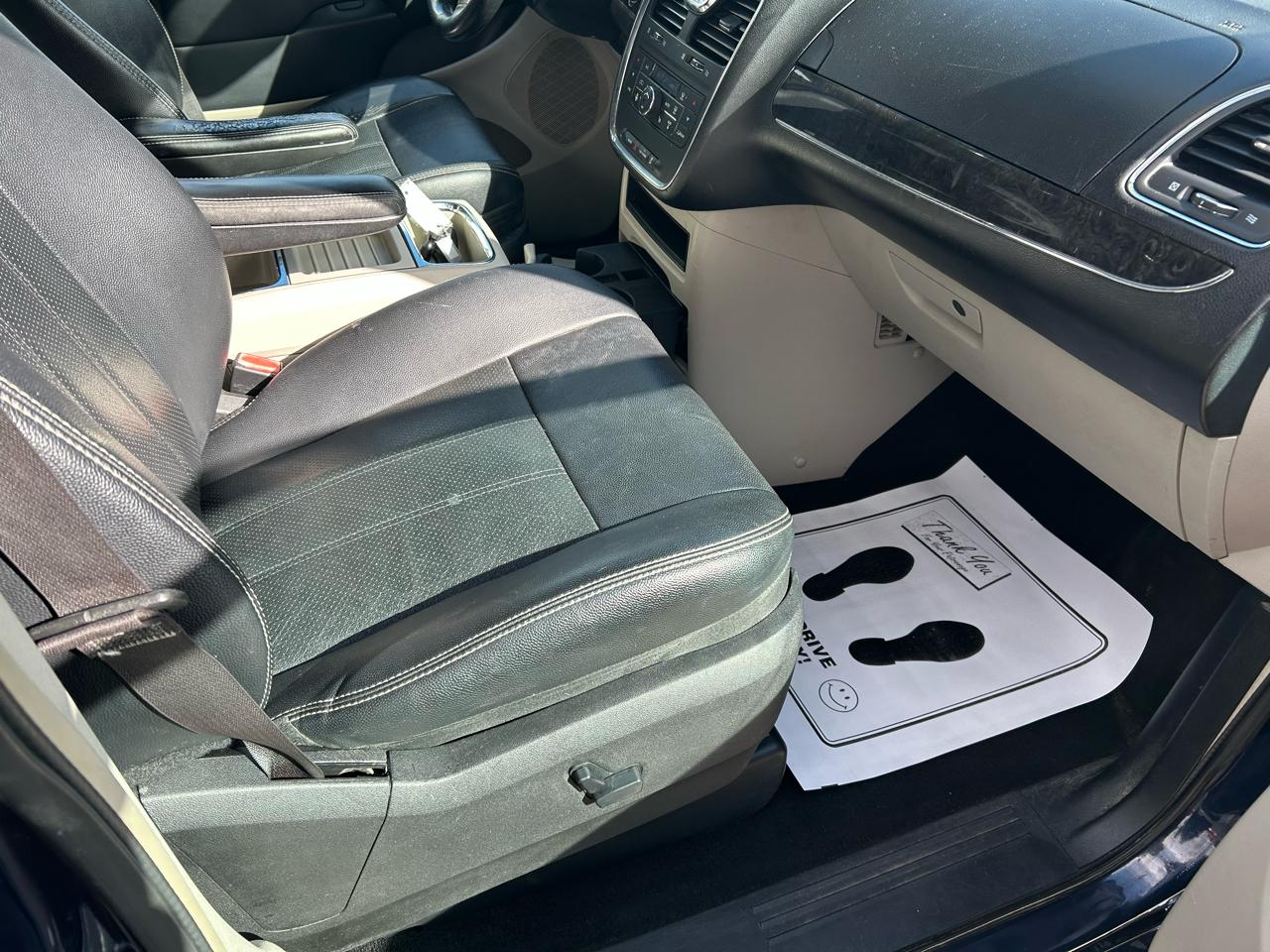 Chrysler Town & Country Touring-L 2015