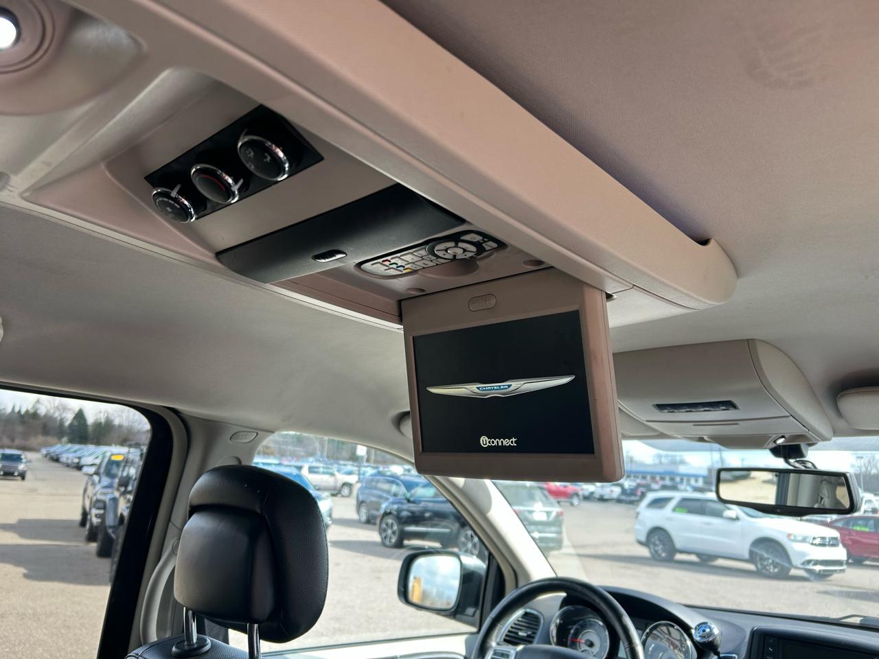 Chrysler Town & Country Touring-L 2015