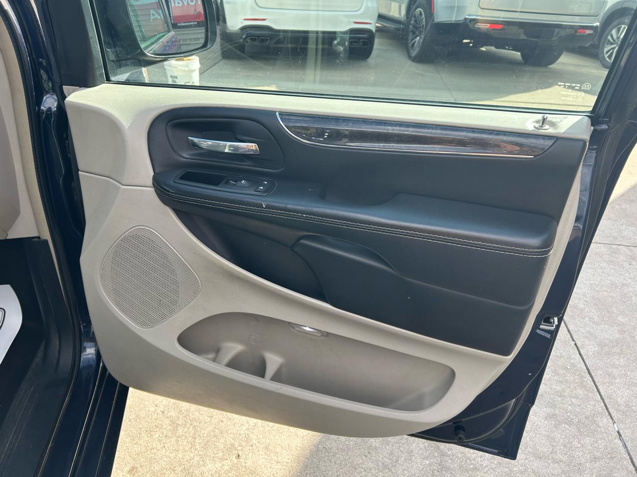 Chrysler Town & Country Touring-L 2015