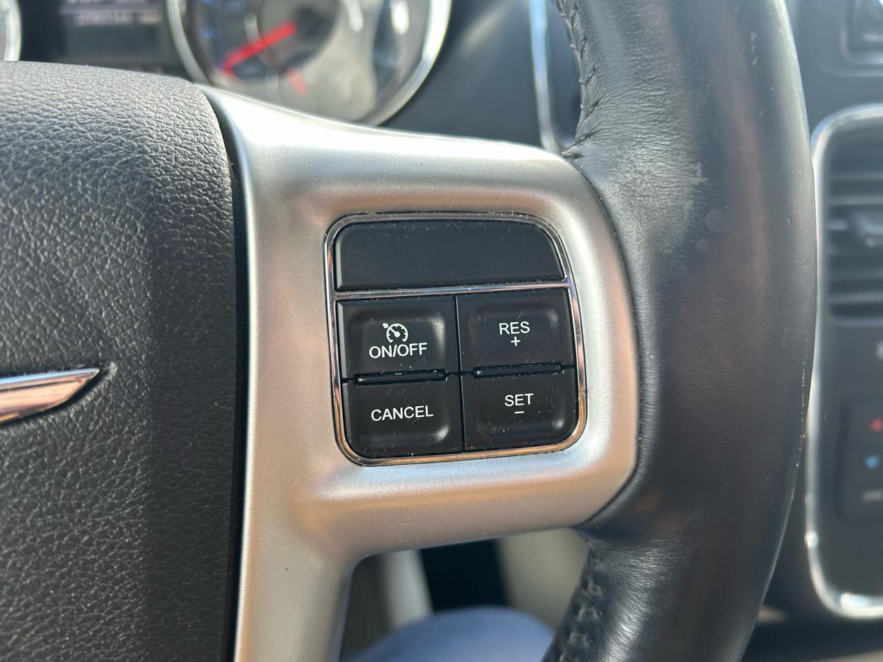 Chrysler Town & Country Touring-L 2015