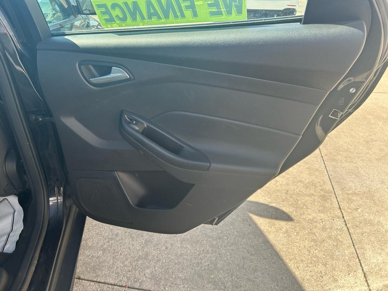 Ford Focus SE Sedan 2013
