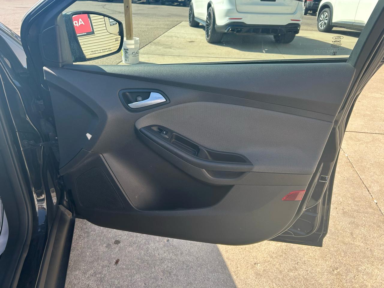 Ford Focus SE Sedan 2013