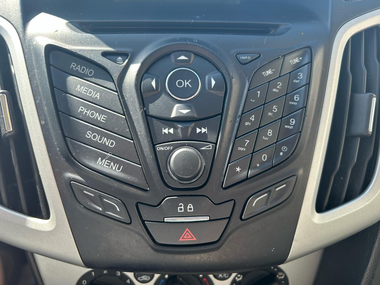 Ford Focus SE Sedan 2013