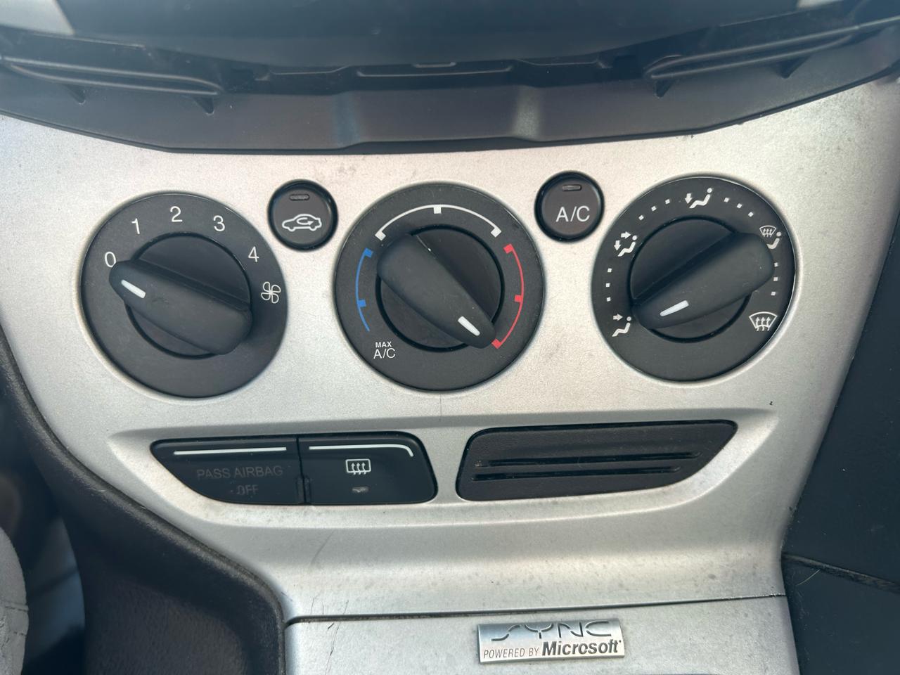 Ford Focus SE Sedan 2013