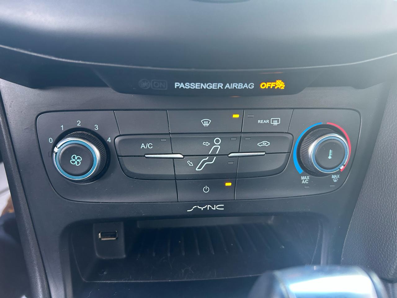 Ford Focus SE Sedan 2015