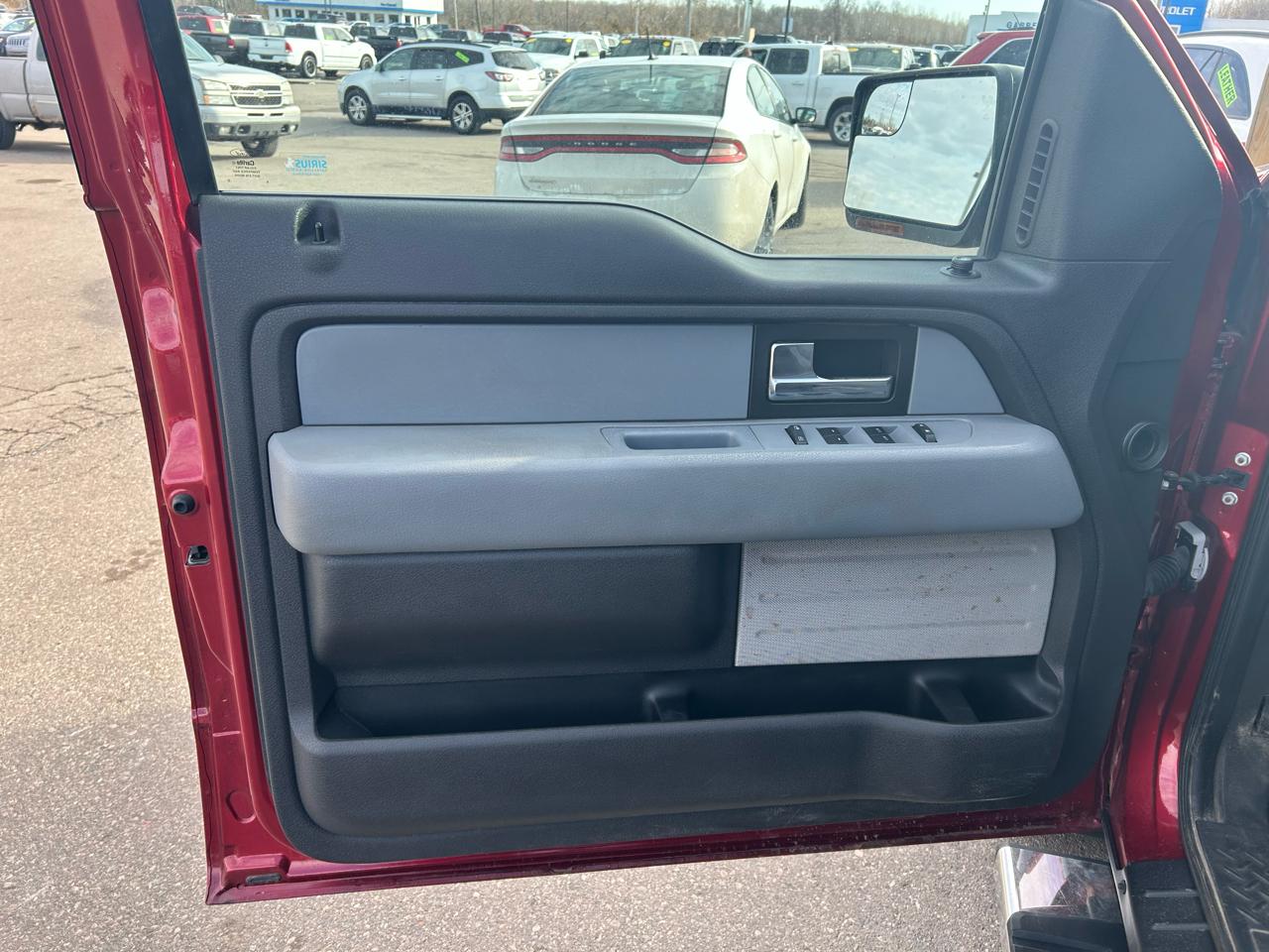 Ford F-150 SuperCrew 139" XLT 4WD 2014