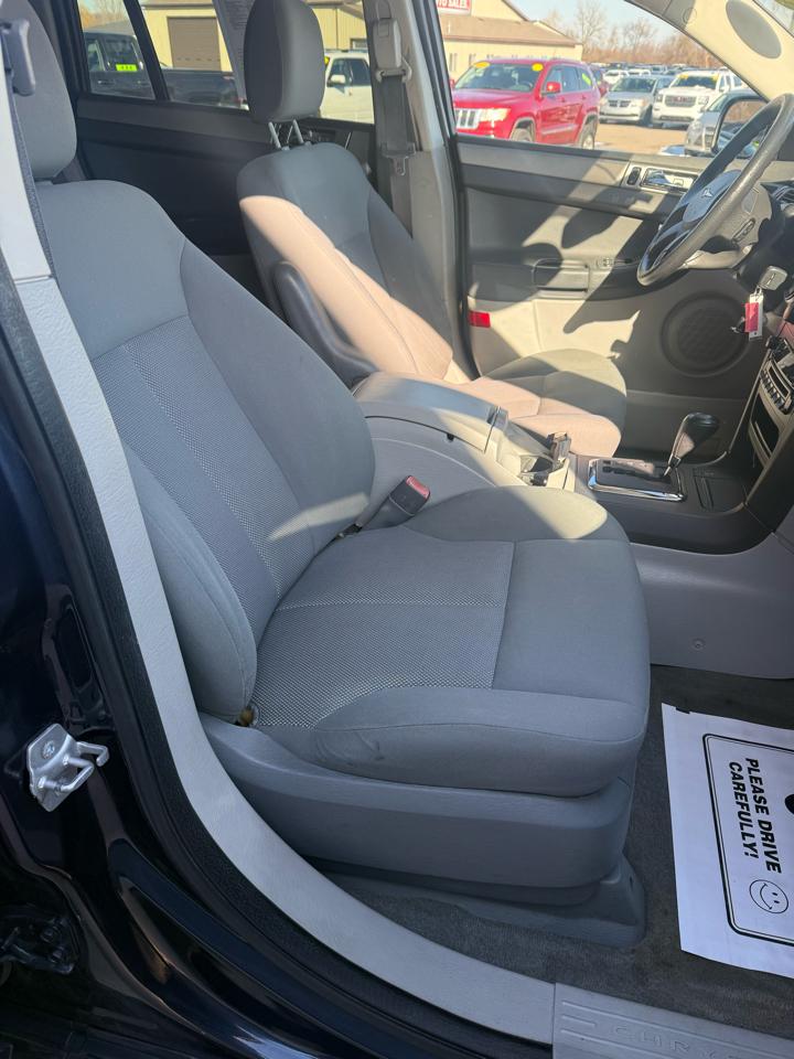 Chrysler Pacifica LX FWD 2008