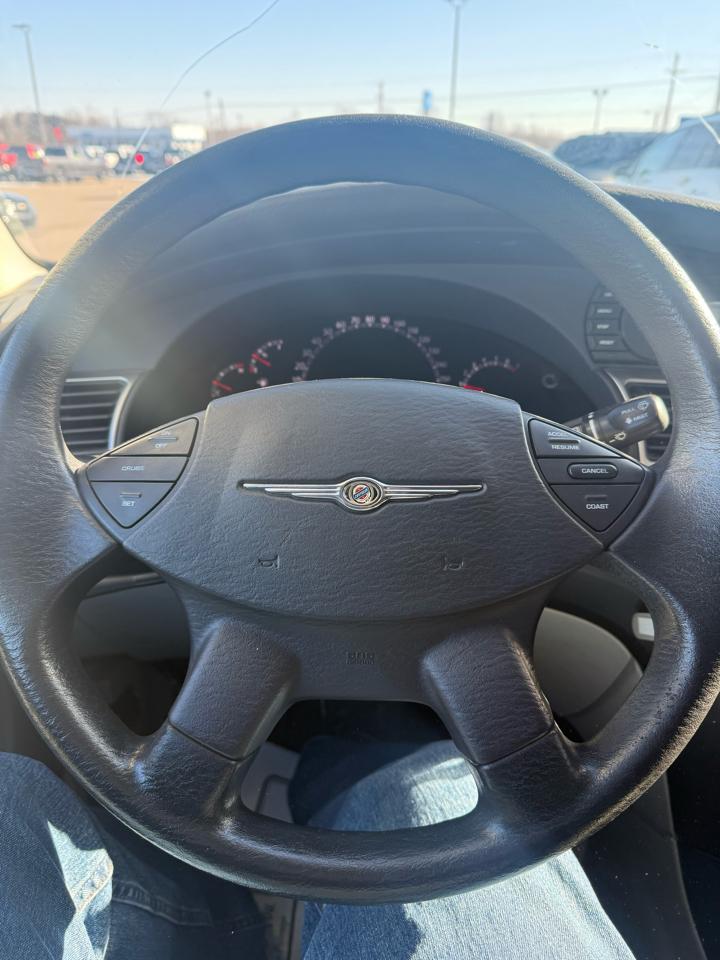 Chrysler Pacifica LX FWD 2008