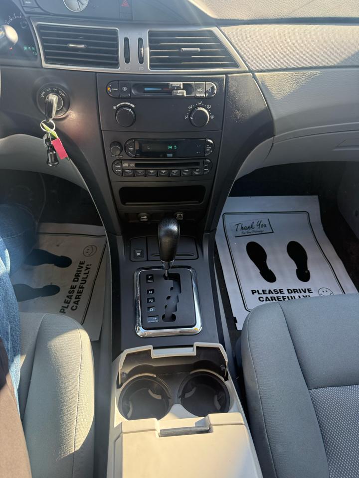 Chrysler Pacifica LX FWD 2008