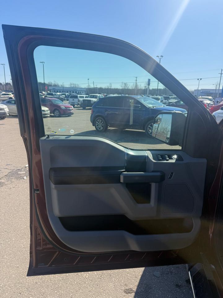 Ford F-150 XL SuperCrew 5.5-ft. Bed 4WD 2015