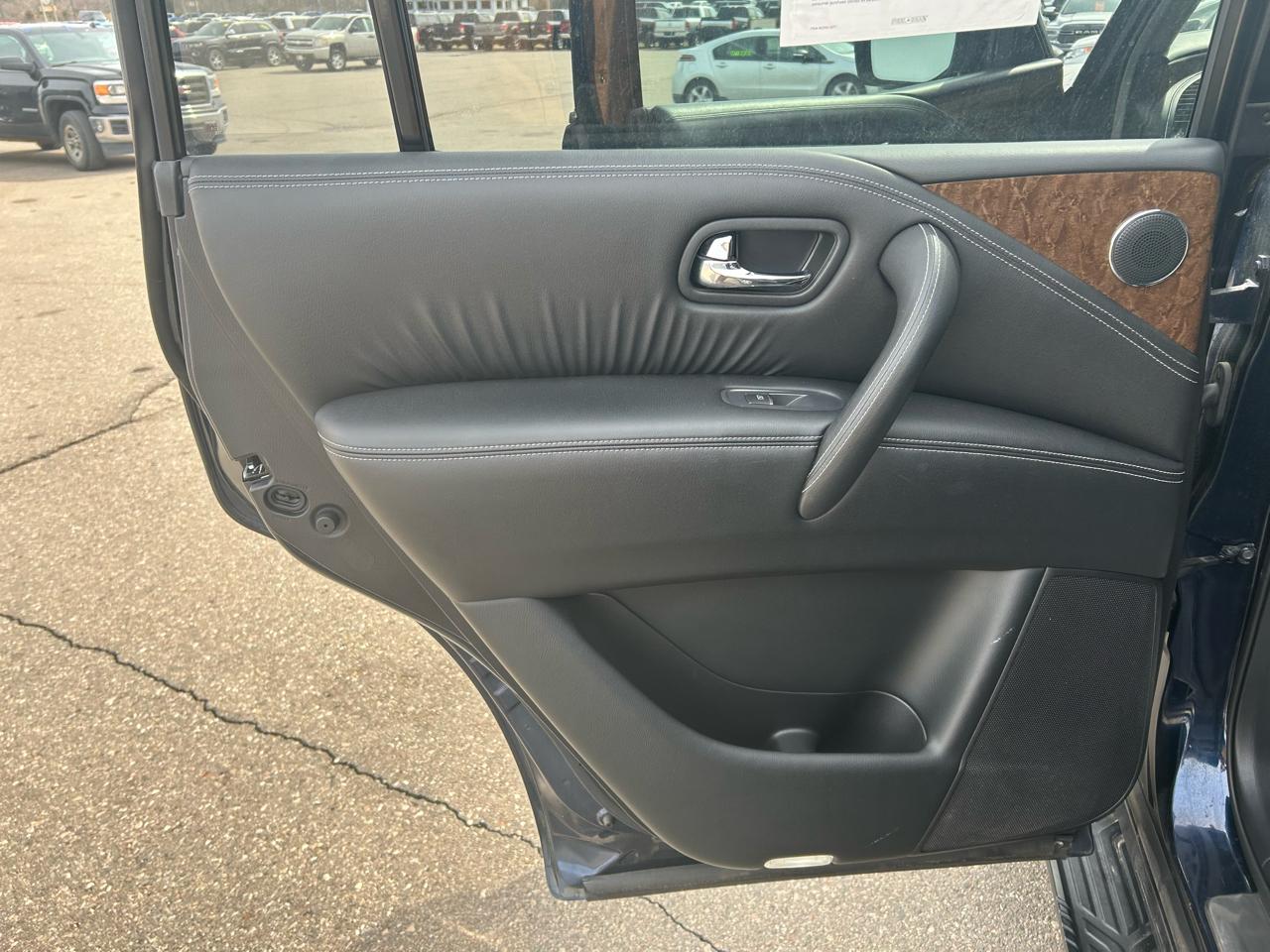 Infiniti QX80 4WD 2015