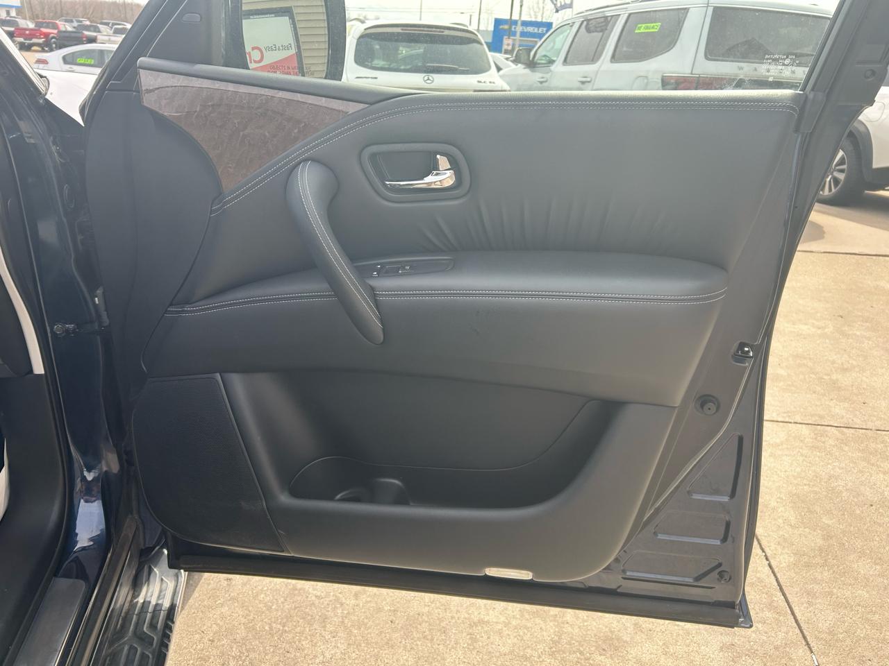 Infiniti QX80 4WD 2015