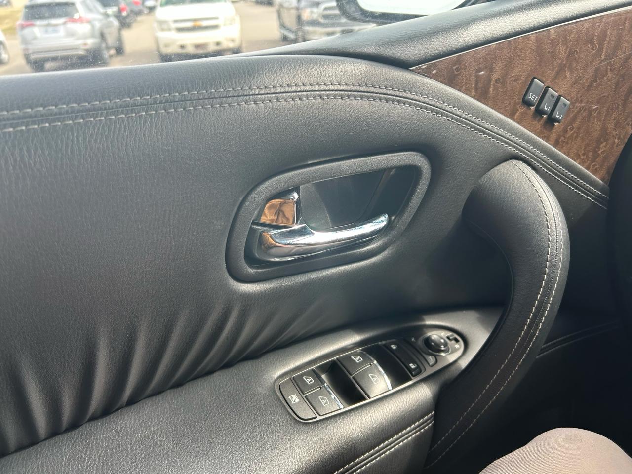 Infiniti QX80 4WD 2015