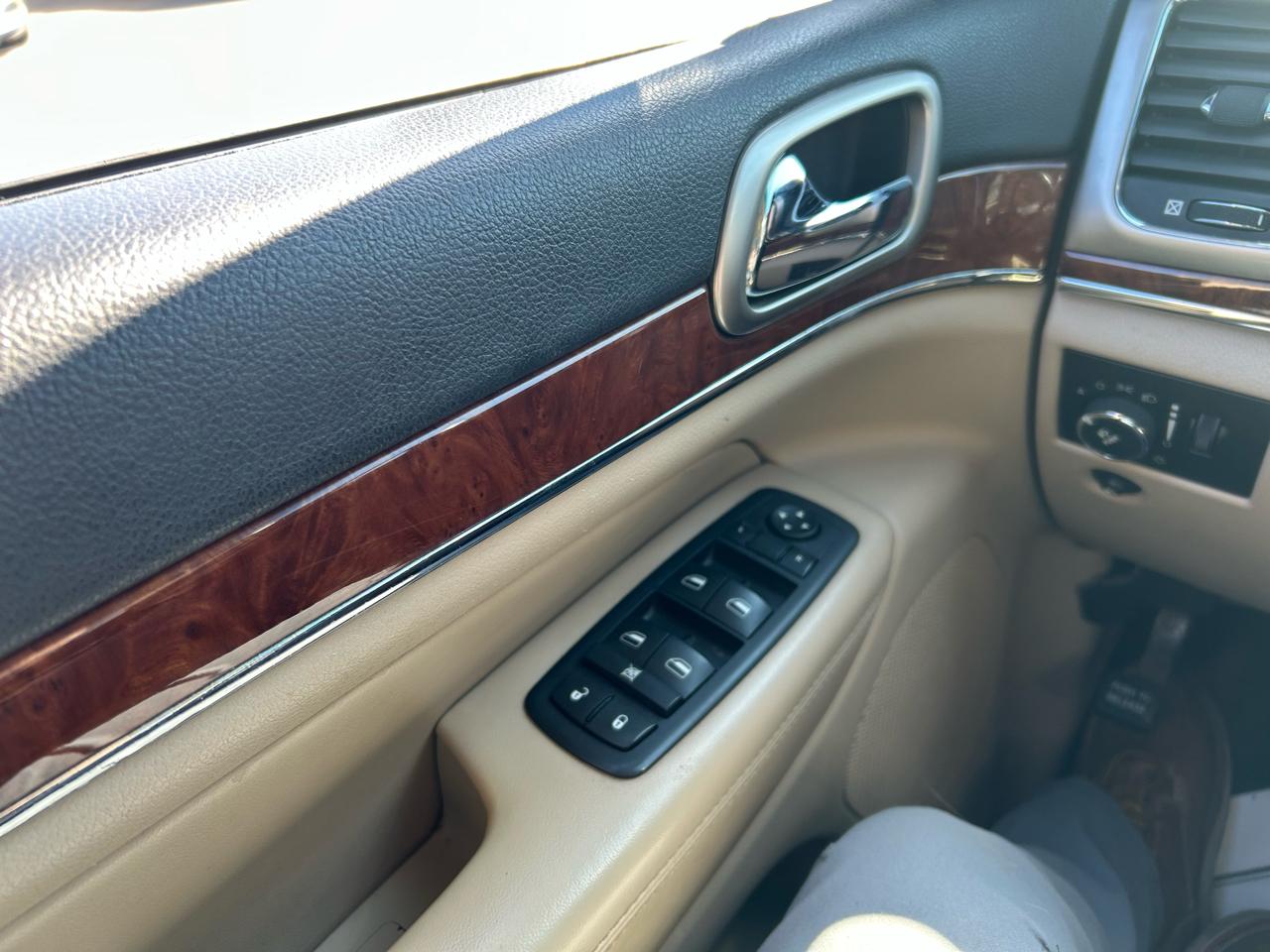 Jeep Grand Cherokee Limited 4WD 2011