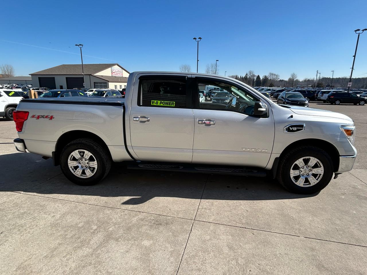 Nissan Titan Platinum Reserve Crew Cab 4WD 2017