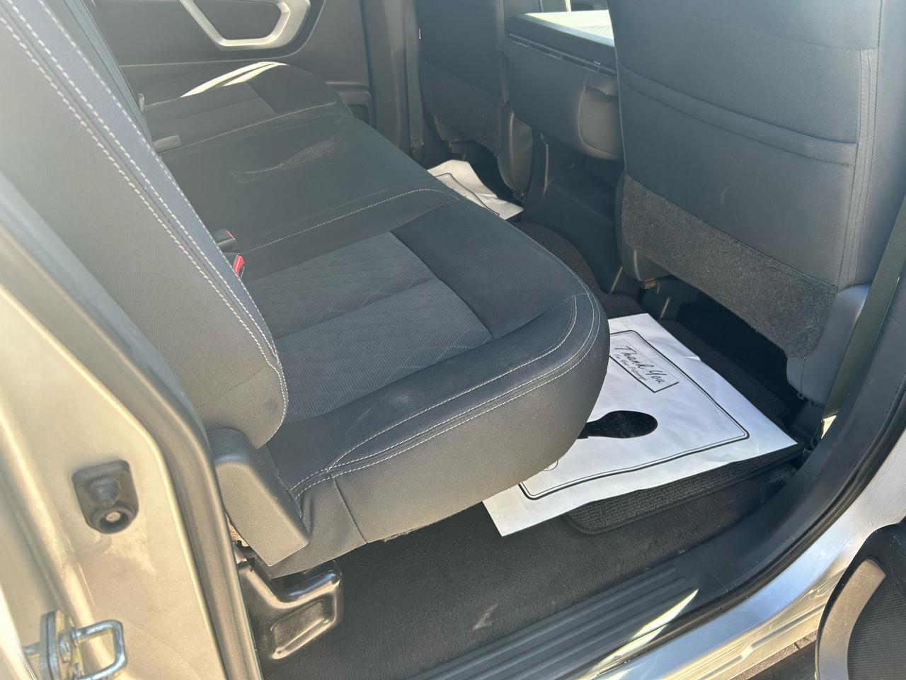 Nissan Titan Platinum Reserve Crew Cab 4WD 2017