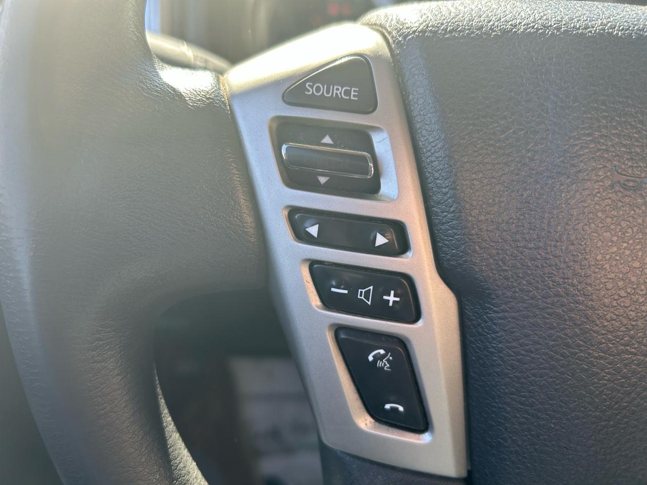 Nissan Titan Platinum Reserve Crew Cab 4WD 2017