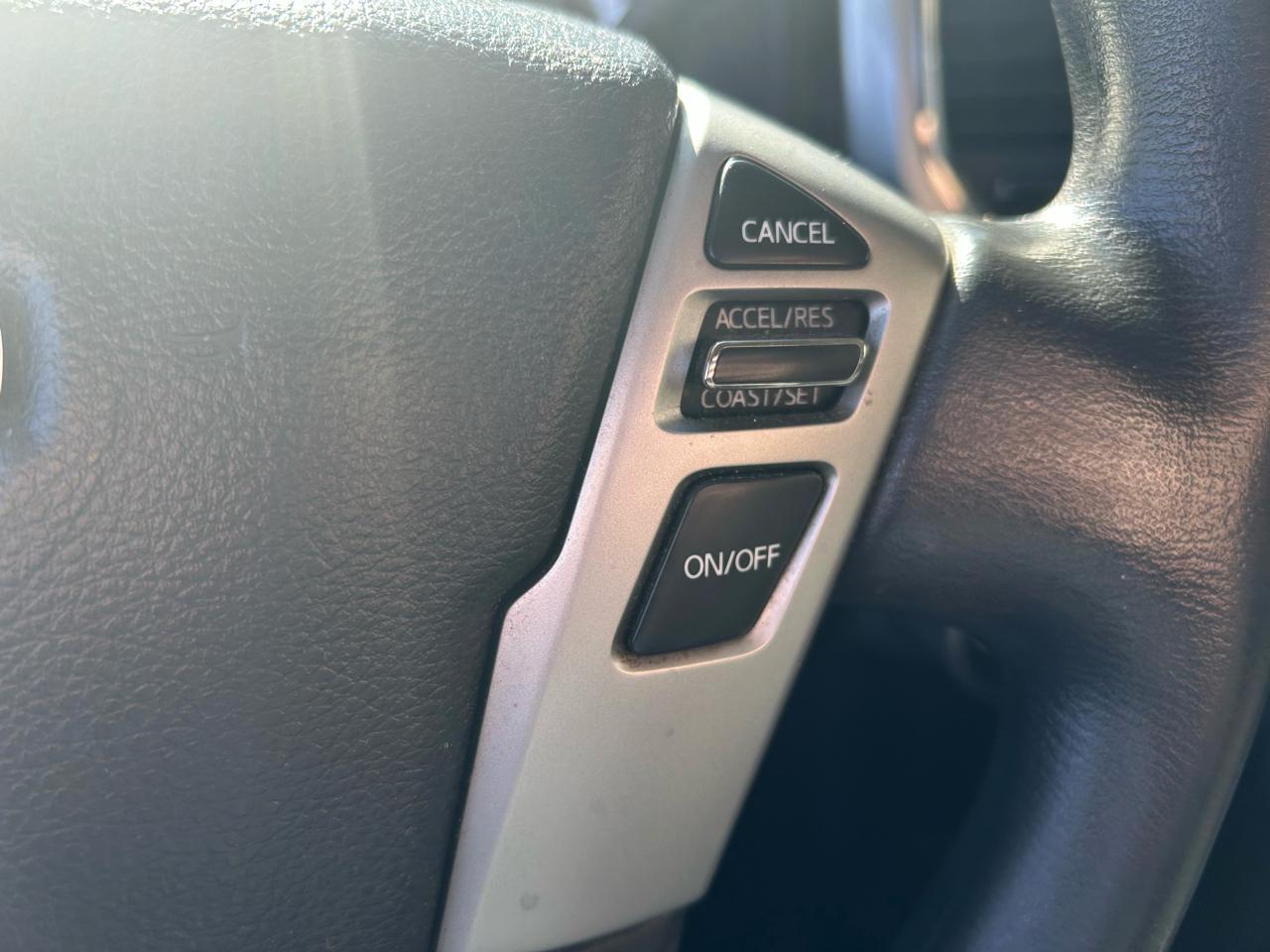 Nissan Titan Platinum Reserve Crew Cab 4WD 2017