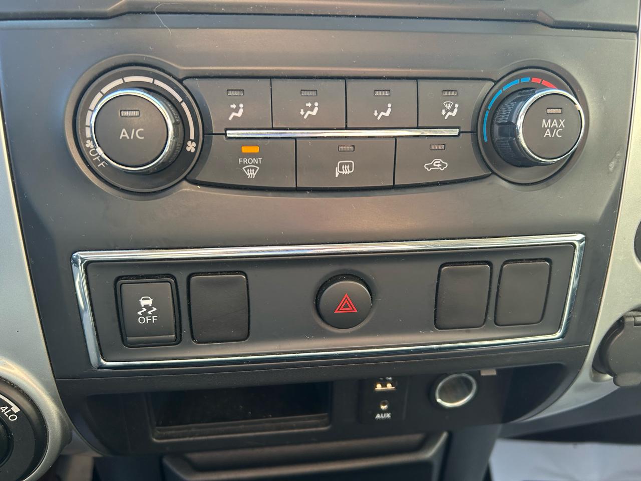 Nissan Titan Platinum Reserve Crew Cab 4WD 2017