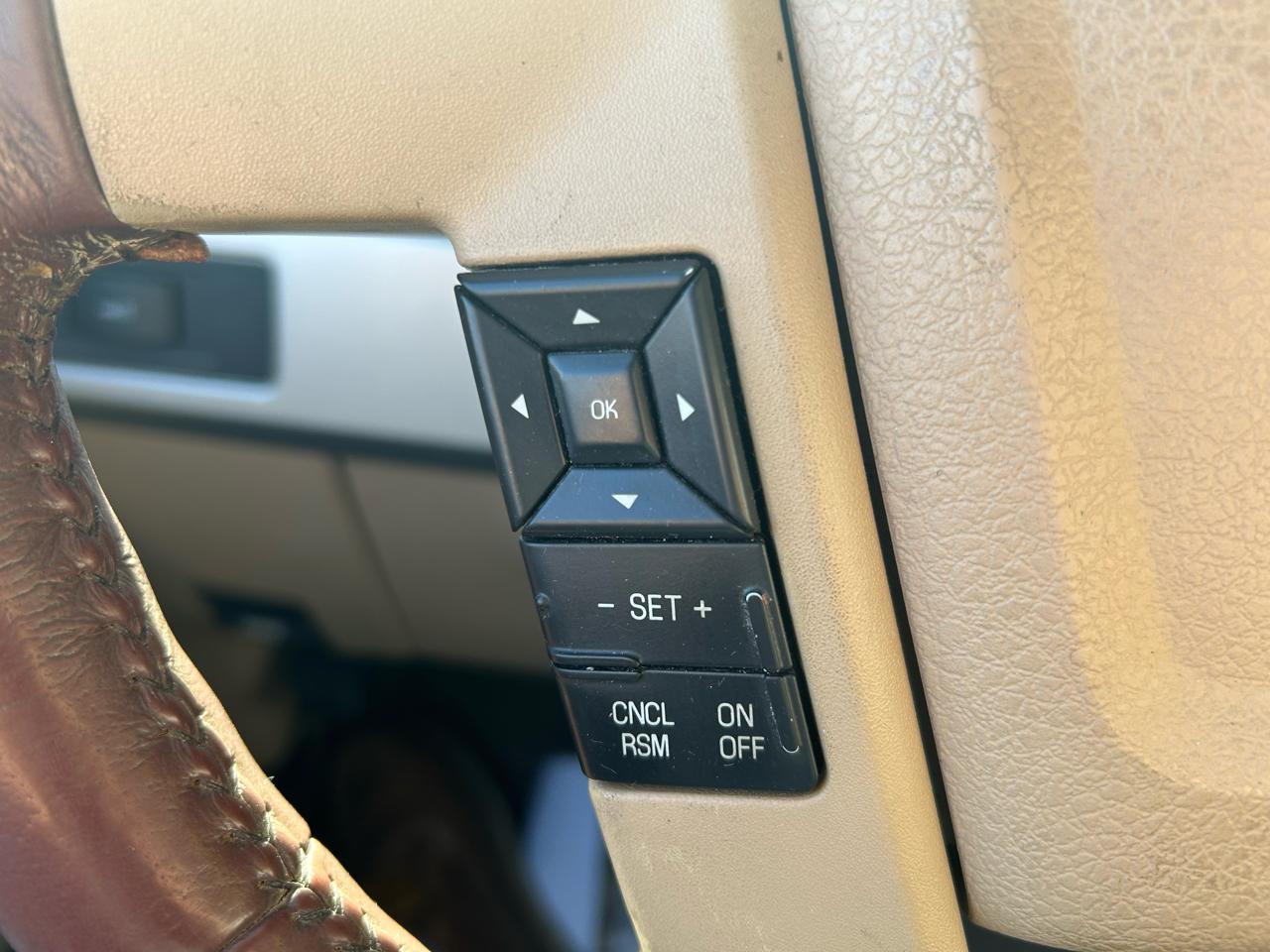 Ford F-150 King-Ranch SuperCrew 5.5-ft. Bed 4WD 2014