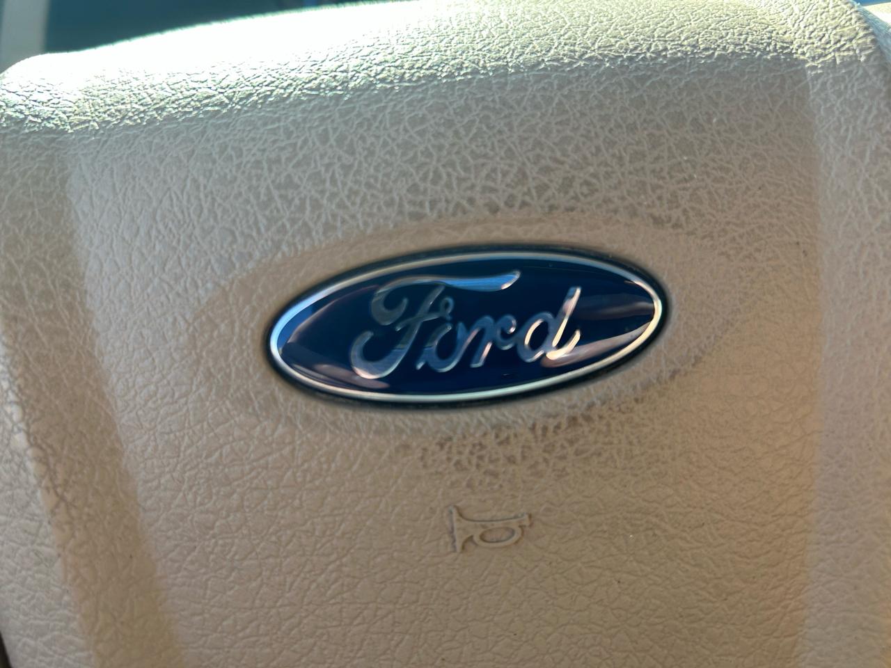 Ford F-150 King-Ranch SuperCrew 5.5-ft. Bed 4WD 2014