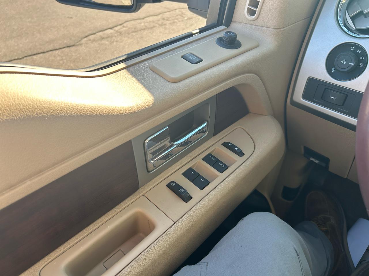 Ford F-150 King-Ranch SuperCrew 5.5-ft. Bed 4WD 2014