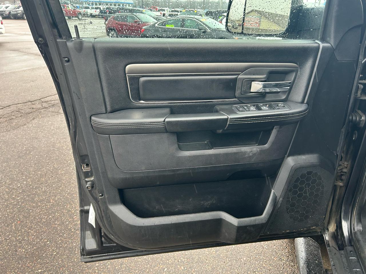 RAM 1500 Sport Quad Cab 4WD 2017